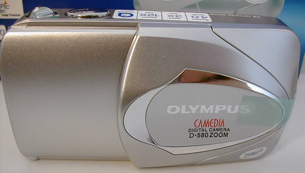   Olympus D-580 zoom