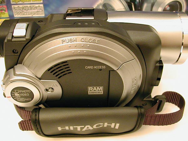 Hitachi DZ-MV580A DVD Camcorder