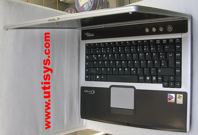 Fujitsu Amilo M7440 