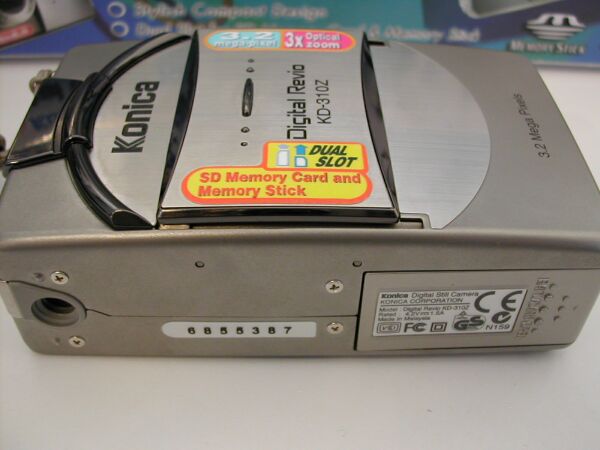   Konica Revio KD-310Z