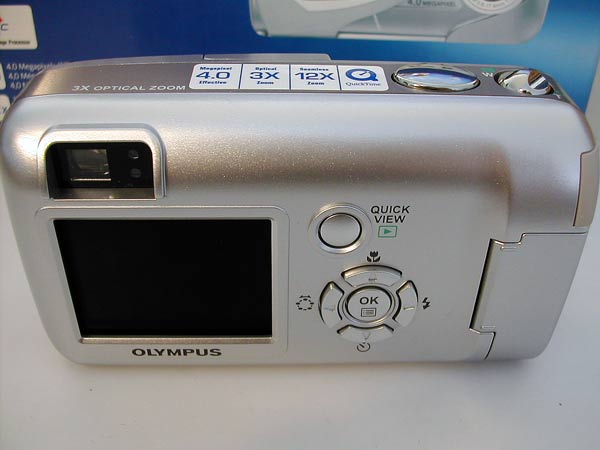   Olympus D-580 zoom