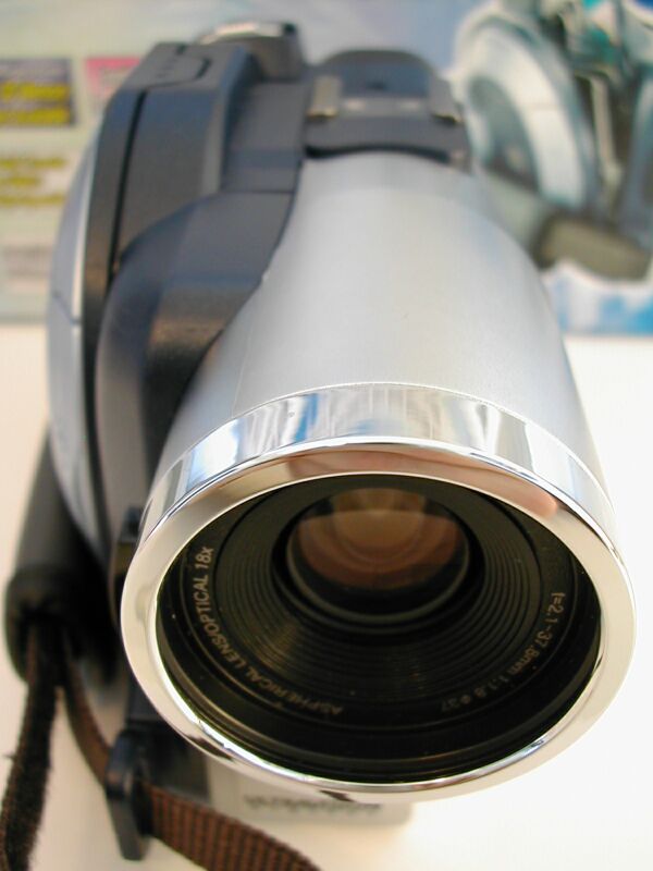 Hitachi DZ-MV550A DVD Camcorder