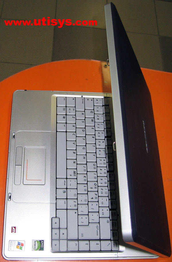 Compaq Presario M2000 (M2105CA)