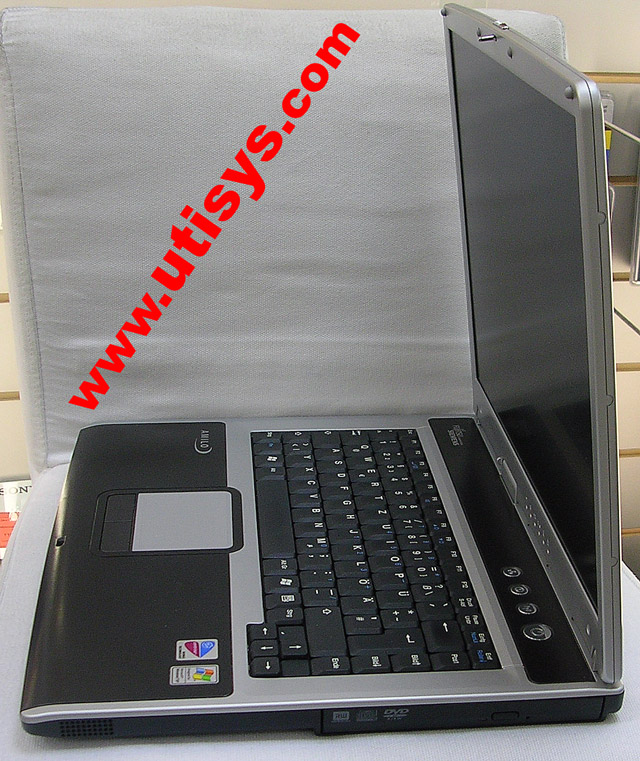 Fujitsu Siemens Amilo M7440 