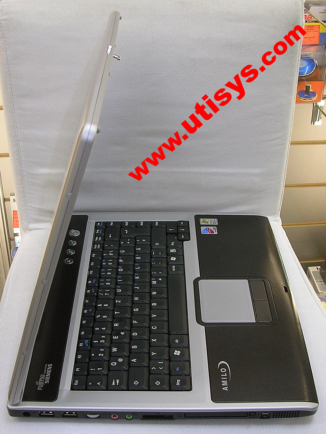 Fujitsu Siemens Amilo M7440 