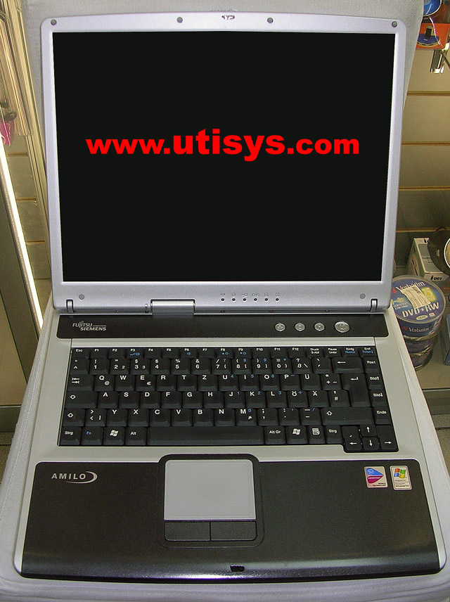 Fujitsu Siemens Amilo M7440 